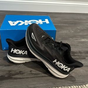 Hoka One One Clifton 9